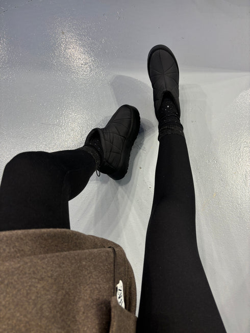 AXEL MINI SİYAH BOT 🖤